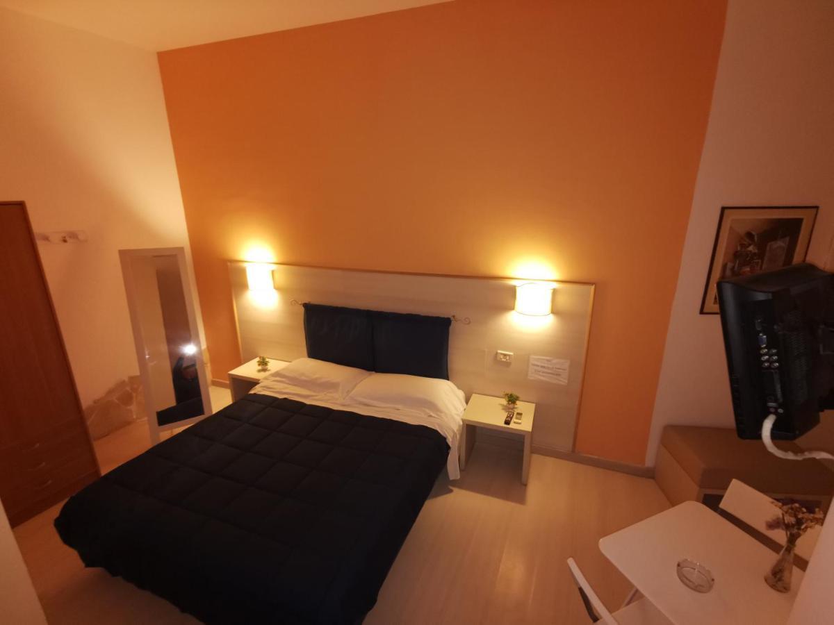 Borgo Marinaro Hotel Aci Castello Eksteriør billede